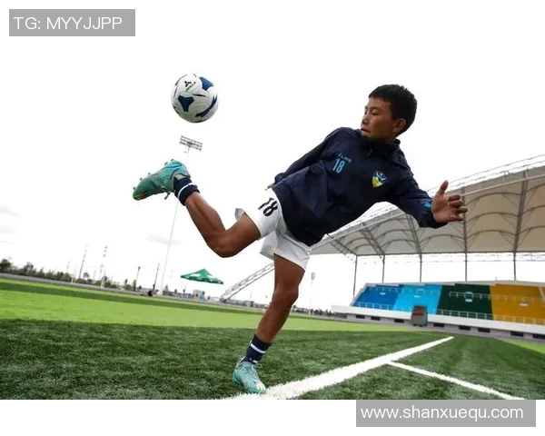 傻大个足球明星的成长之路与场上风采的完美结合