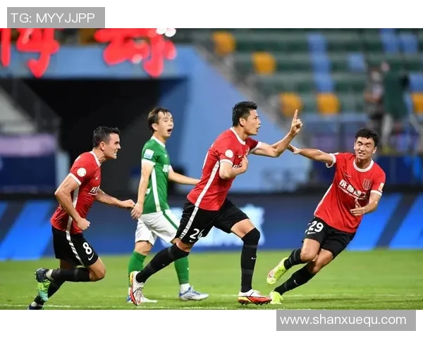 成都与广州足球队的较量分析与赛后总结探讨力量对比与战术应用