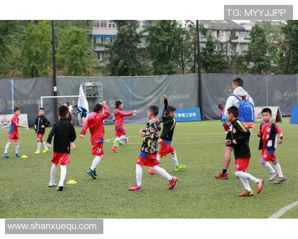 成都足球队荣登足球配合排行榜第一名展现团队实力与默契